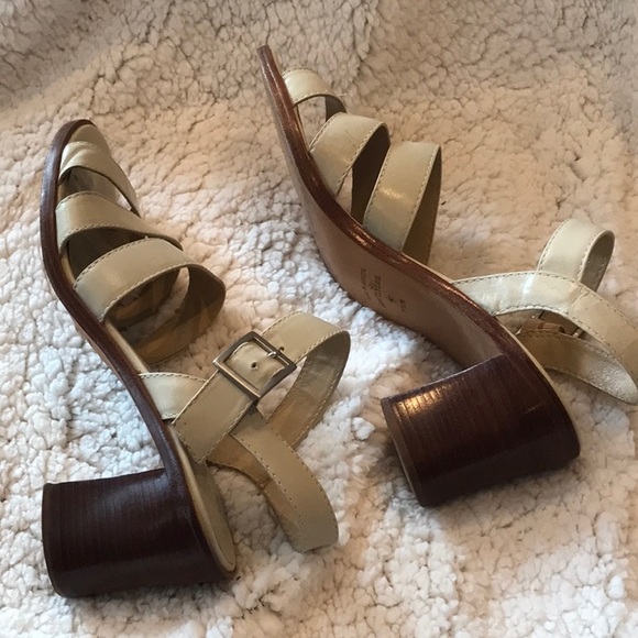 Ann Taylor Wooden Block Heeled Strappy Sandal - Picture 4 of 9